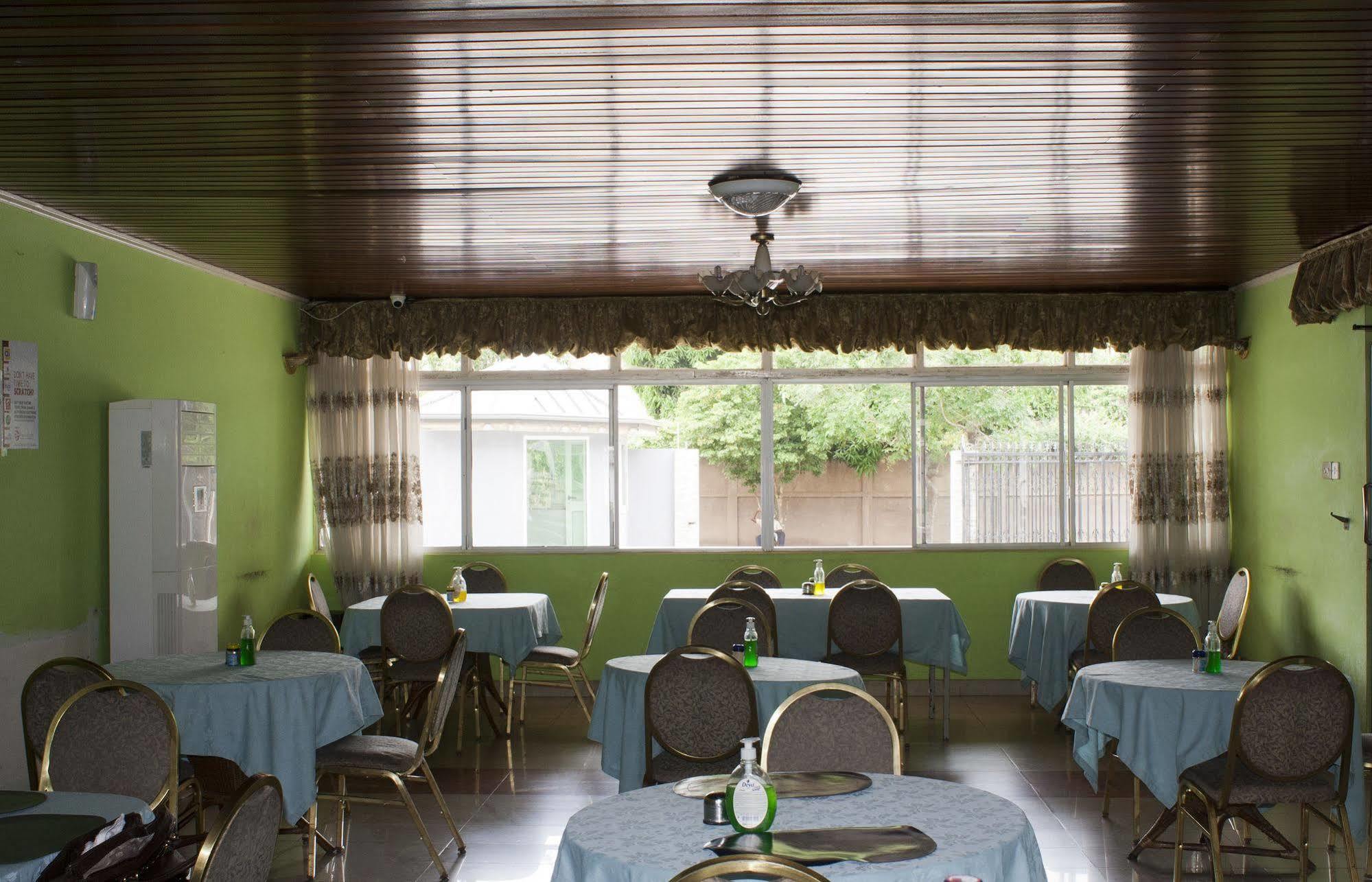 East Legon Guest Lodge Madina Exterior foto